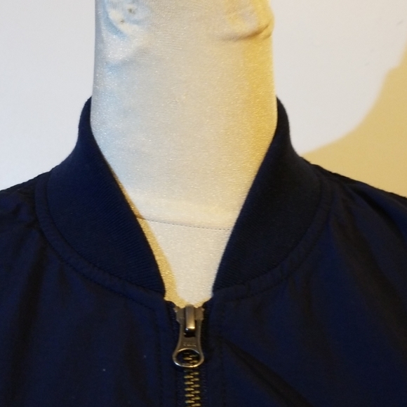 Uniqlo Bomber - Picture 2 of 5